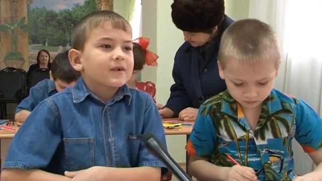 Дети из центра "Защита детства" писали письма Деду Морозу. Декабрь 2010 год. смотреть онлайн