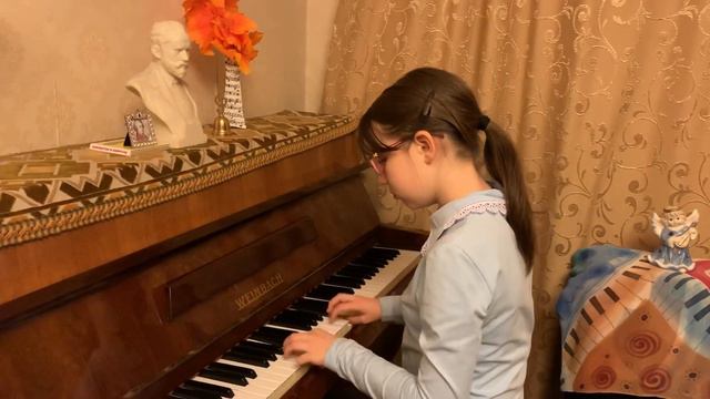 SOFT MOZART Winter Recital 2019-2020 Anna (11). Гамма До мажор двумя руками в 2 октавы смотреть онлайн