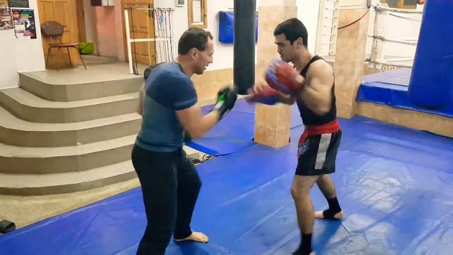 Тренировка по кикбоксингу 09.11.2019 смотреть онлайн