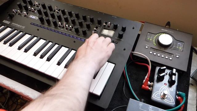 Korg Minilogue XD & TC Electronic Trinity T2 смотреть онлайн