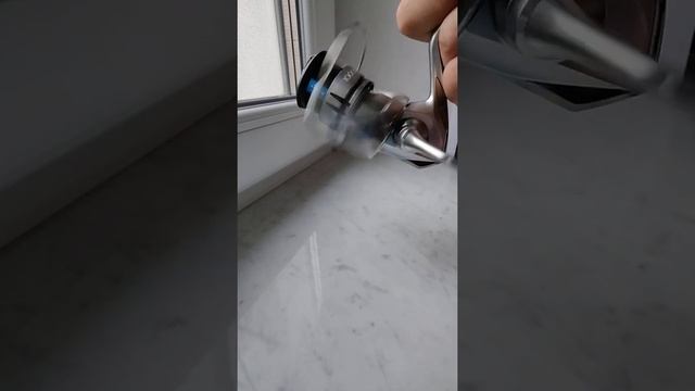 Shimano Stradic 1000S смотреть онлайн