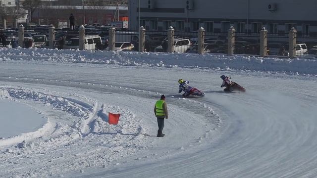Чемпионат Приморского края по мотогонкам на льду. 2021 год. 1 день. смотреть онлайн