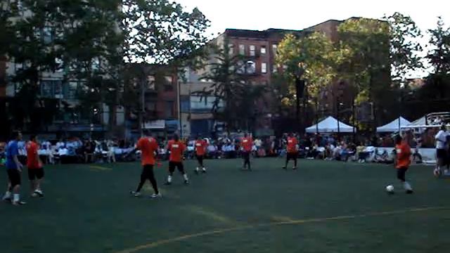 Steve Nash Soccer & Claudio Reyna Showdown in Chinatown- June 23 2010 смотреть онлайн