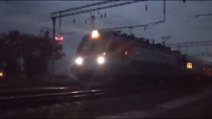 ЭП1М-776 с  поездом Кисловодск-Ростов-На-Дону отправляется со ст.Минеральные-Воды и прив.бригада.