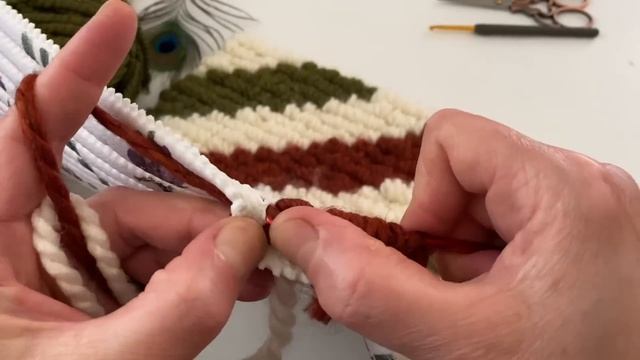 Yeni Tasarım, Halı Kaydırmaz Üzerine Tığ Iğne (delikli Tığ) Ile Desenli, Paspas, Halı Vb. Yapım