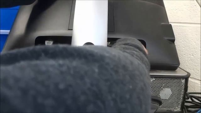 How To Connect A Monitor To A Computer With A VGA Cable-Desktop Computer Basics смотреть онлайн