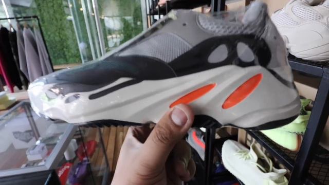 HIDDEN SNEAKER AND HYPEBEAST SHOP NEAR GREENHILLS!!! (LEGIT YEEZYS, OFF WHITE, ETC) смотреть онлайн