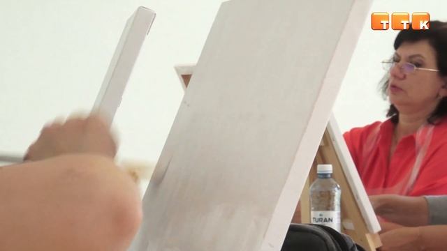 Отдых с кистью у мольберта