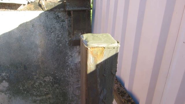 Забор #2. Залил цокольные тумбы. Занялся старым гаражем смотреть онлайн