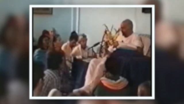 Пападжи погружает в "Ничто" на сатсанге и вызывает восторг учеников смотреть онлайн