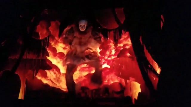 ОНО(2017). КЛОУН ТАНЦУЕТ СМОТРЕТЬ ДО КОНЦА. НАДО ПОЛЕ ПРИТОПТАТЬ. смотреть онлайн