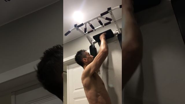 Быстрый обзор. Турник 3в1 Мультихват настенный разборный. Как на нем подтягиваться. смотреть онлайн