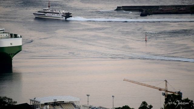 Wallenius Wilhelmsen's MV TRAVIATA first visit in Papeete Tahiti смотреть онлайн