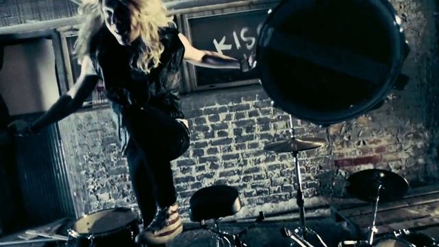 Santa Cruz - We Are The Ones To Fall