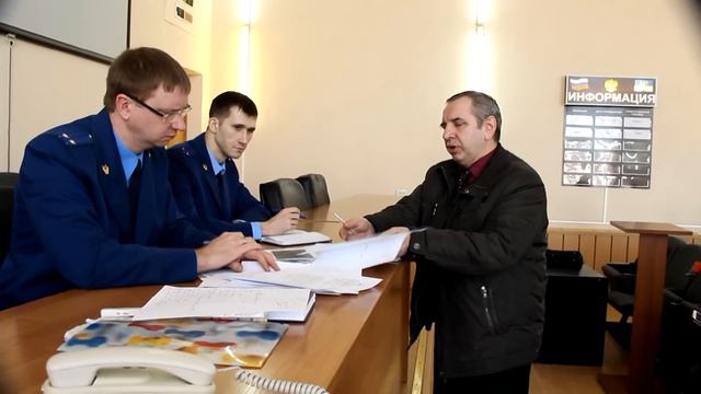 Разборки дольщиков с прокурорскими в УМВД смотреть онлайн