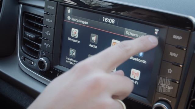 Kia Rio vs. Volkswagen Polo - AutoWeek Dubbeltest - English subtitles смотреть онлайн