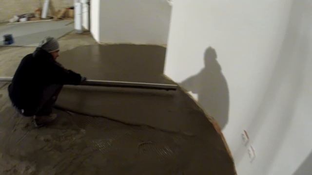 Выравнивание плиточным клеем кривых полов под плитку.3 серия смотреть онлайн