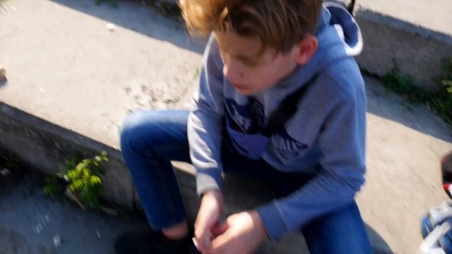 ИЛЮША С ДРУЗЬЯМИ ПОШЁЛ НА РЫБАЛКУ!!! ЧТО МЫ СЛОВИЛИ?!! смотреть онлайн