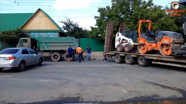 Грузовик перекрыл дорогу на ул Минской (Балаково) смотреть онлайн