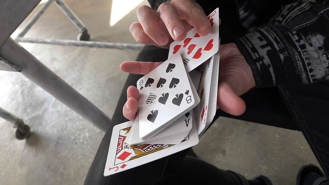 CAUGHT IN THE ACT / CARDISTRY BY NIKOLAJ HONORÉ смотреть онлайн