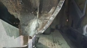 Ремонт арки крыла Great Wall Safe замена низа сгнивших дверей.