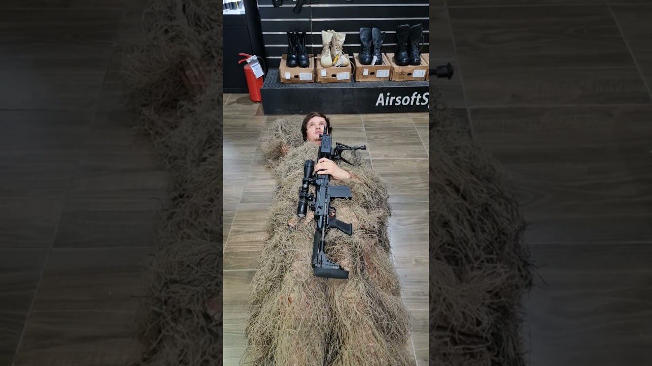 Когда купил новую винтовку и не расстаёшся с ней. #страйкбол #airsoft #guns #airsoftrussia #cyma смотреть онлайн