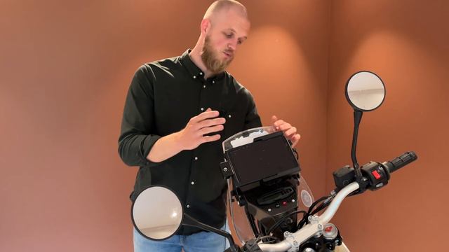 Motorcycle Navigation Setup Using A Samsung Tablet (Instead Of A GPS) смотреть онлайн