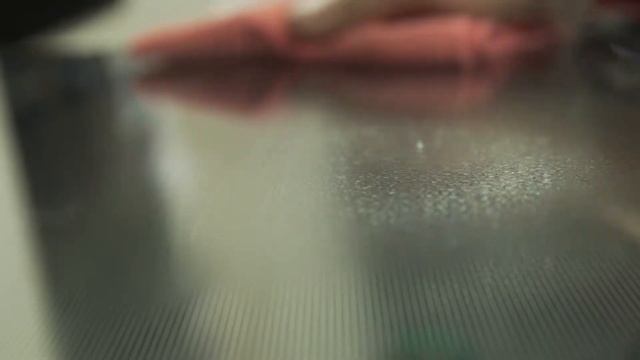 Спрей для чистки духовки от Electrolux смотреть онлайн