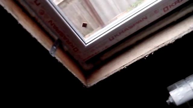 Шатаются стены при закрывании окна