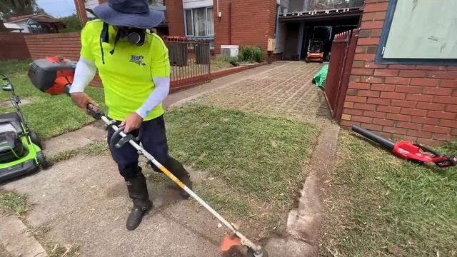Uncovering this path after 27 Years! Full Clean Up! Free Mow Fridays смотреть онлайн
