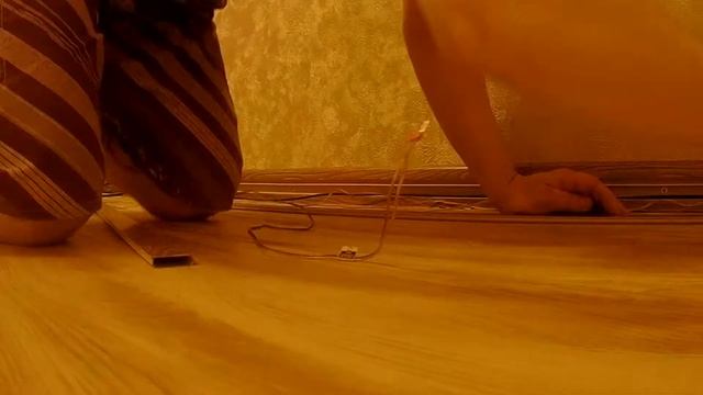 Капитальный ремонт комнаты своими руками.Часть13.Смонтировал плинтус.Собрал шкаф. смотреть онлайн