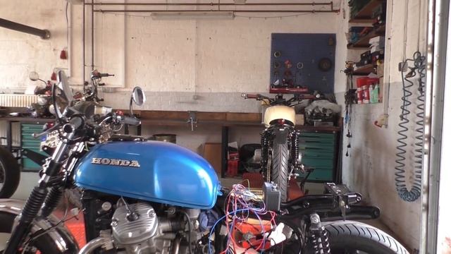 Roadster CX 500 Adrian смотреть онлайн