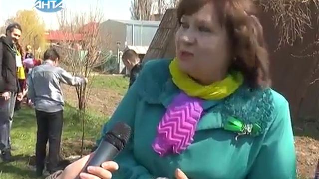 Посадка деревьев на Крепостных валах 07 04 16 смотреть онлайн
