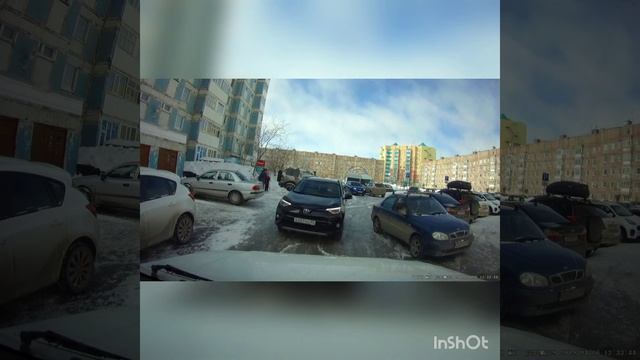 Новый Уренгой во дворе на встречке6  апреля 2019 г.