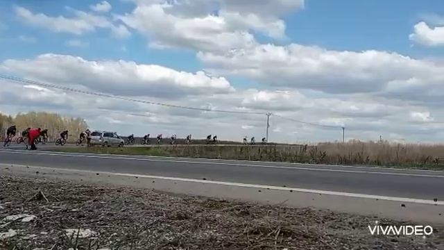Тур де Кленово 22.04, средина шоссейной гонки на 100 км смотреть онлайн