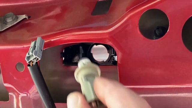 License Plate Light Bulb Replacement | LED Upgrade on a Toyota Prius смотреть онлайн