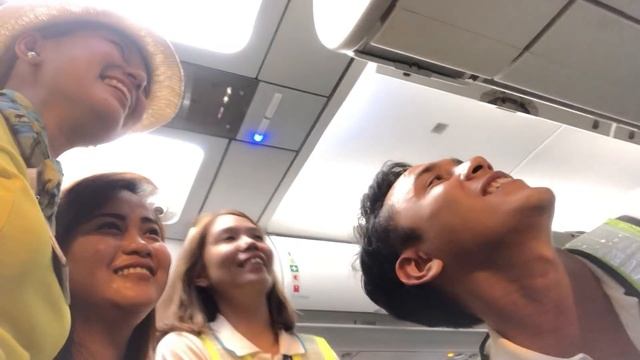 Day in a Life of a Flight Attendant + New Year’s Eve Flight | Flight Attendant Vlogs смотреть онлайн