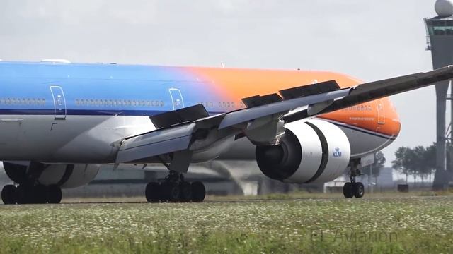 [4K] EXCELLENT LANDING! KLM Boeing 777-300ER (PH-BVA) At Schiphol Airport смотреть онлайн
