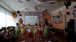 Танец "Светит солнышко для всех"