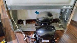 Холодильник Хотпоинт Аристон не включается. 1-я серия.