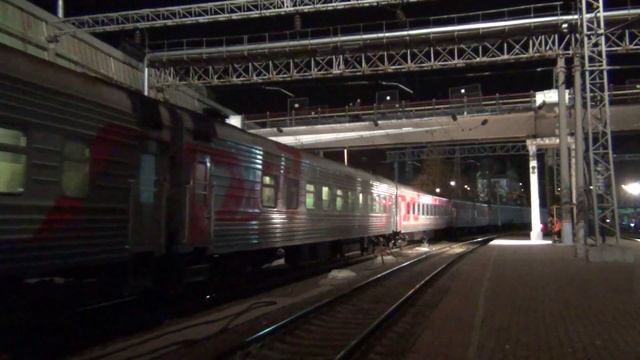 Электровоз ЭП1М-733 с поездом №198 Иркутск — Кисловодск смотреть онлайн