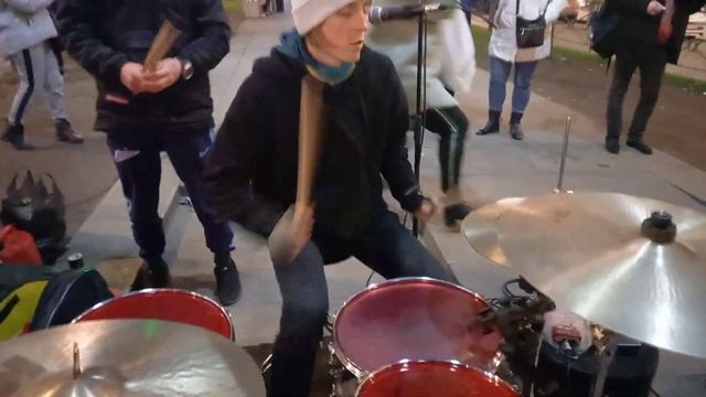 Санкт-Петербург. 14 ноября 2020г Невский Проспект. Играют Уличные Музыканты .Кавер смотреть онлайн