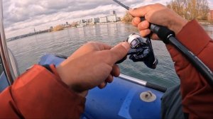 КАК НАЙТИ РЫБУ С ЭХОЛОТОМ? Поиск новых точек для рыбалки с лодки. Рыбалка на джиг 2023.