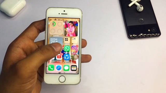 Photo and Weather Widgets for ios 12 || Ios 14 features in ios 12 iphone updates смотреть онлайн