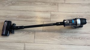 Redmond RV-UR375 - универсальный пылесос для быстрой уборки