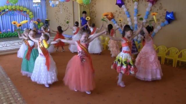 Вальс цветов. Выпускной бал 2016 (The Flowers Waltz) смотреть онлайн