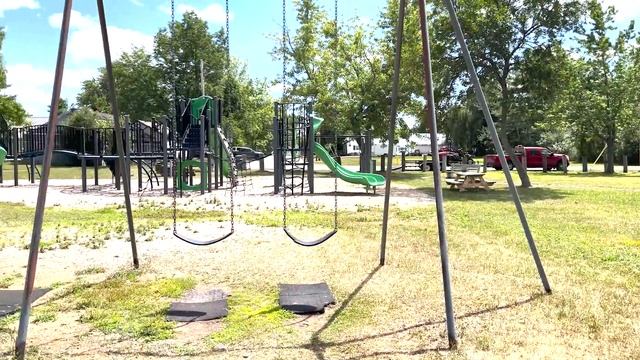 Bangor Gardens | Neighborhood Tour | Bangor, Maine смотреть онлайн