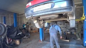 Сильный скрип в переднем правом колесе на Ваз 2110...