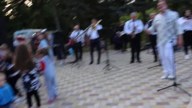 РЫБНИЦА--ТАНЦЫ-ФОНТАН(29-05-2022г-) С Любовью БЕР ЛИК ТАНЦУЮТ ВСЕ!!! смотреть онлайн