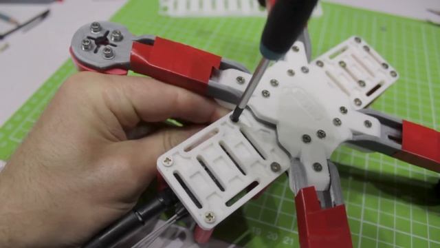 Гоночный FPV квадрокоптер на 3D принтере смотреть онлайн